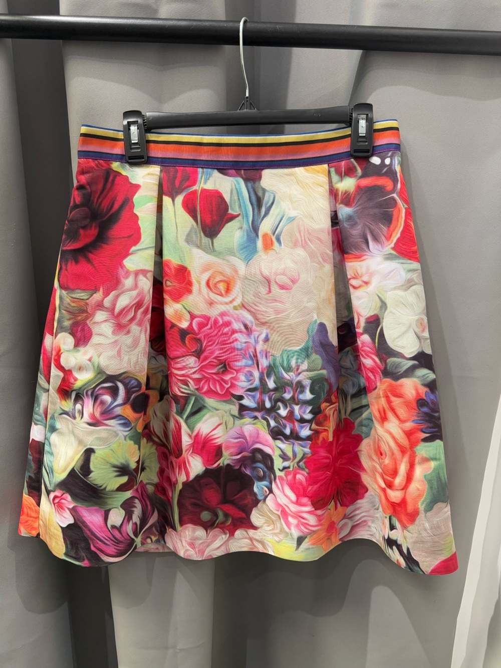 Ted Baker Multi Color Floral Flair Pleated Skirt Size 4